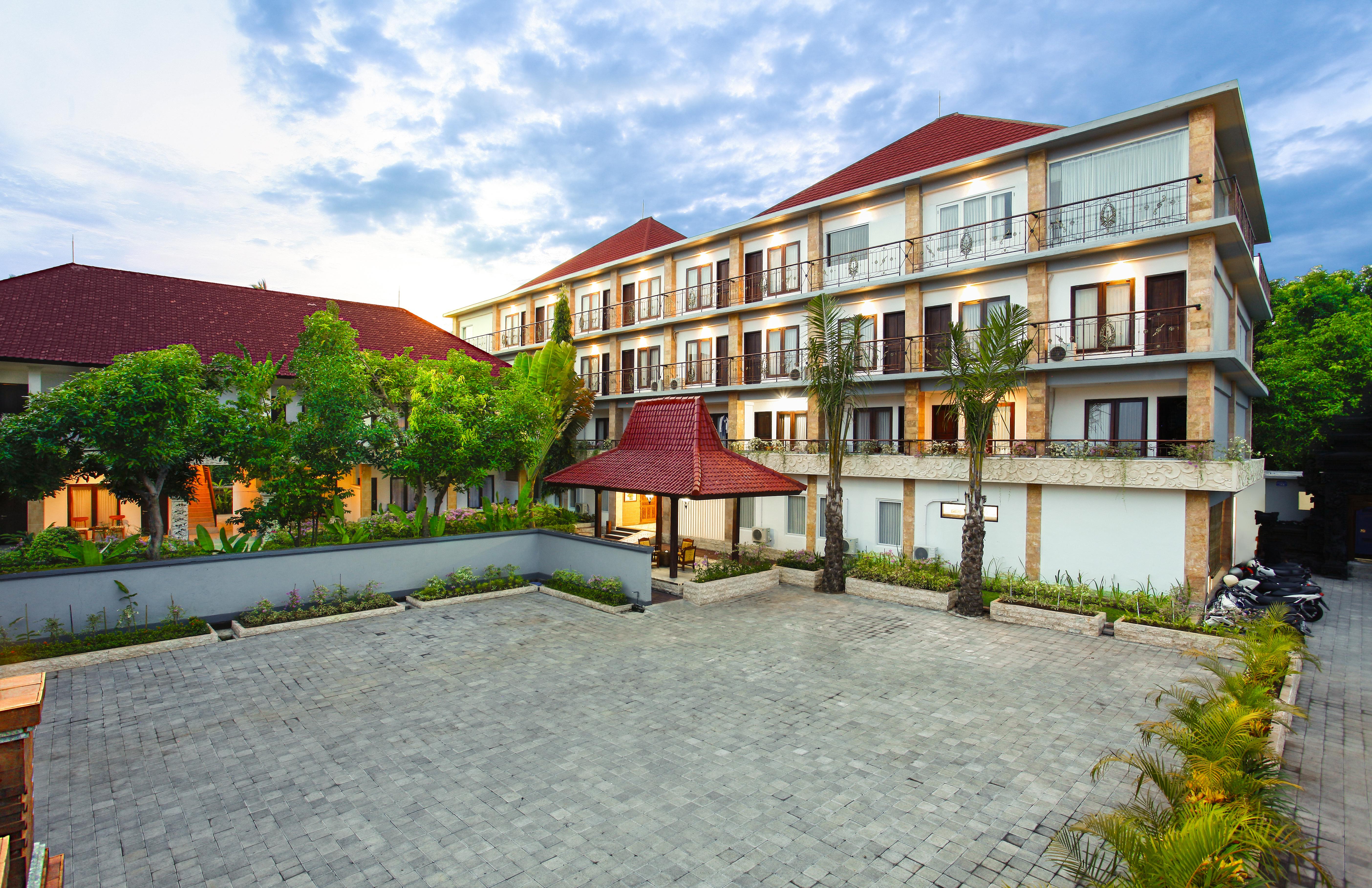 Puri Saron Hotel Baruna Beach Lovina Екстериор снимка